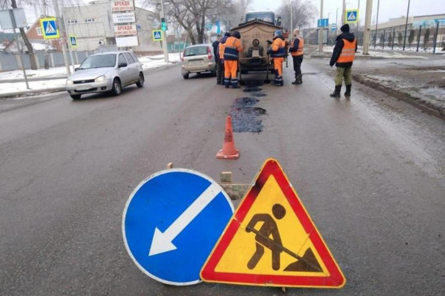 В Тамбове, несмотря на снежную зиму, продолжают ремонт дорог
