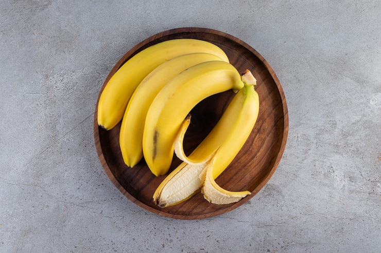 Диетолог рассказала об опасности бананов для сердца