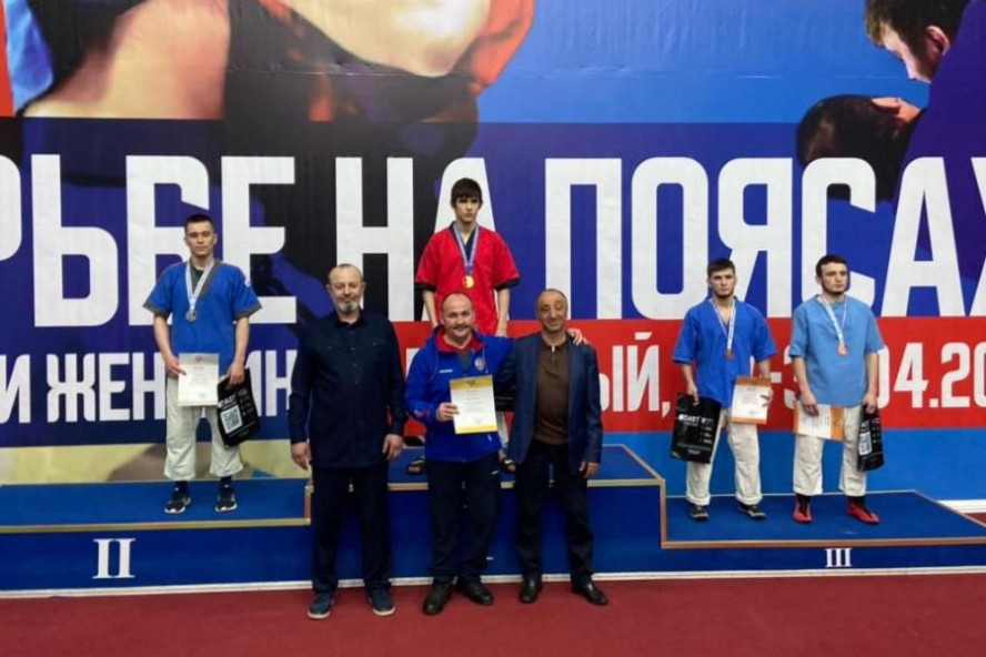 Тамбовчанин привёз ещё одну медаль с чемпионата России по борьбе на поясах