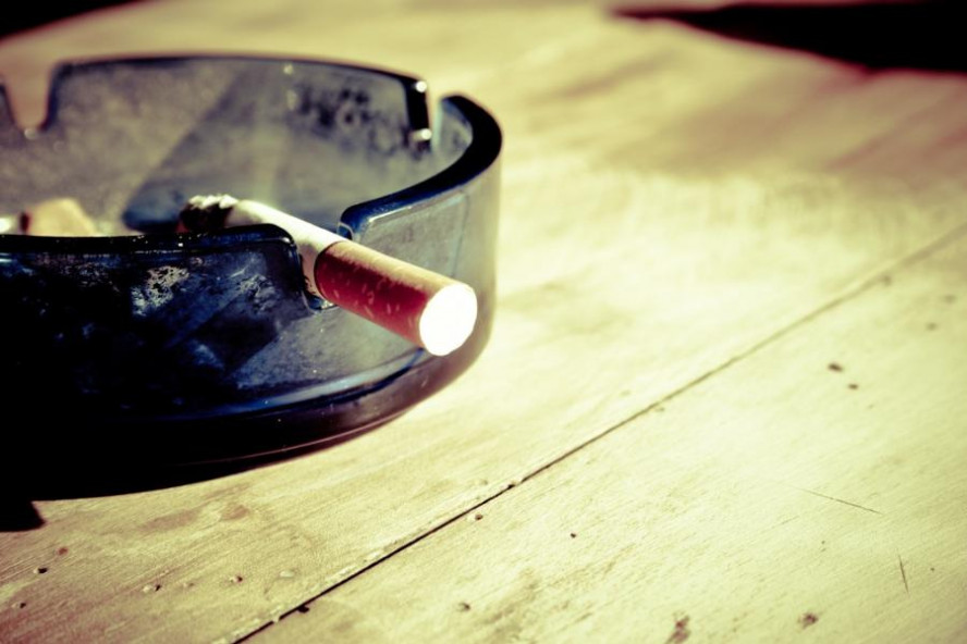 Житель Притамбовья наказан за курение в подъезде