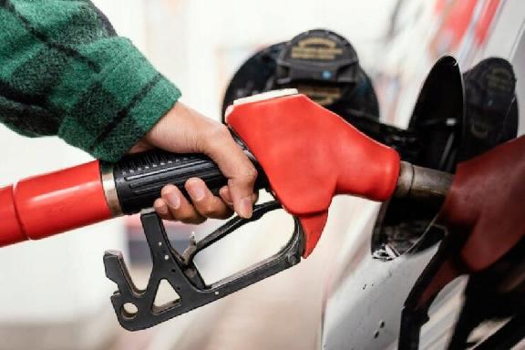 Житель Тамбовской области может купить на зарплату всего 758 литров бензина