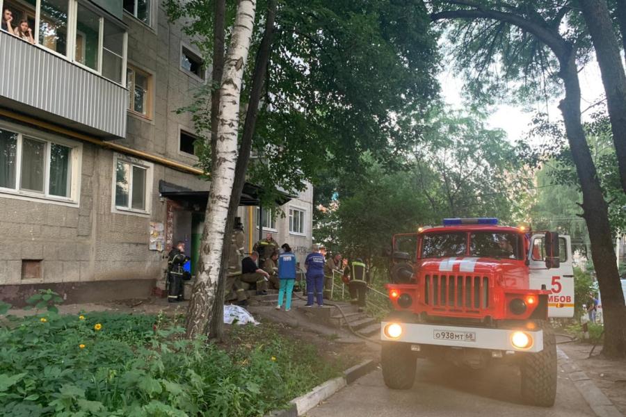 В загоревшейся квартире в центре Тамбова погибли два человека