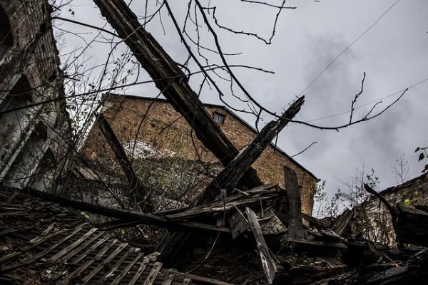В Тамбове ищут собственника полуразрушенного строения в районе улицы Советской 19В