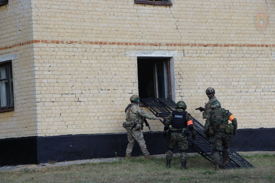 В Тамбовской области прошло учение по пресечению террористического акта в воинской части