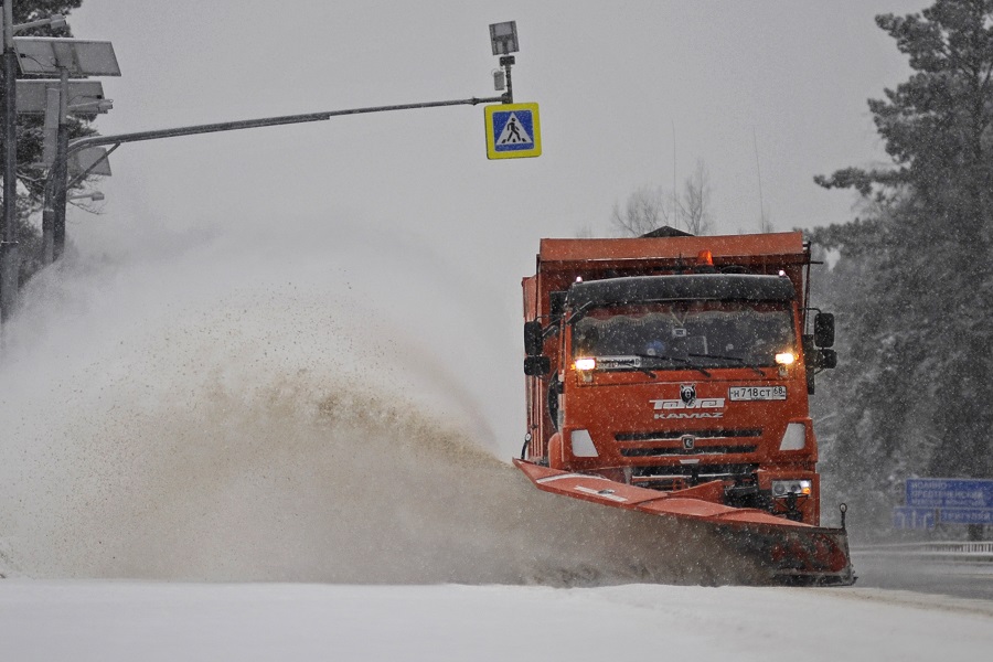 В Тамбовской области на федеральных трассах ликвидируют последствия снегопада