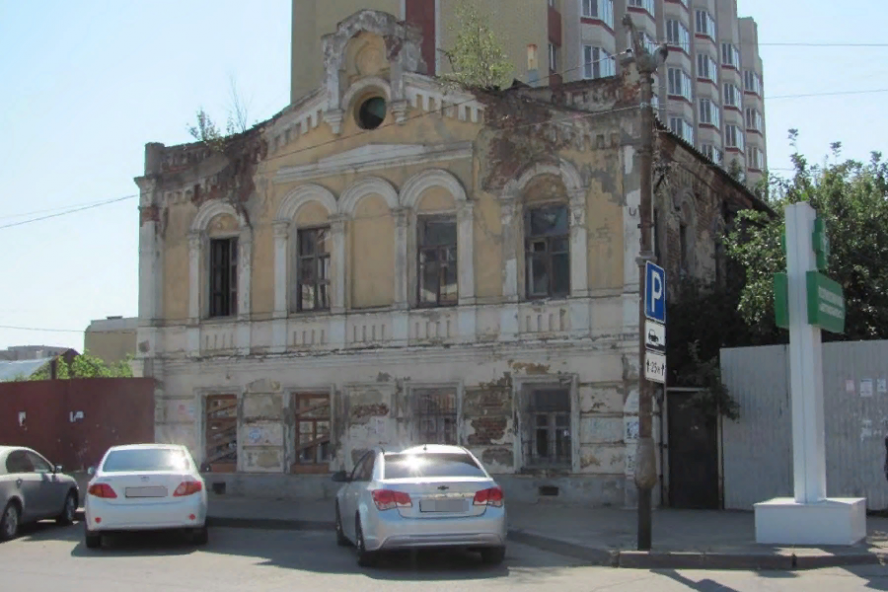 Старинный дом по улице Коммунальной решили не сносить, а реконструировать