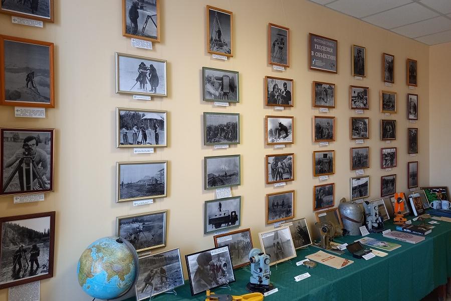 В тамбовском Росреестре открылась уникальная фотовыставка "Геодезия в объективе"