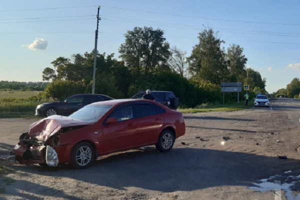 В Тамбовском районе при лобовом столкновении автомобилей пострадал девятимесячный ребёнок