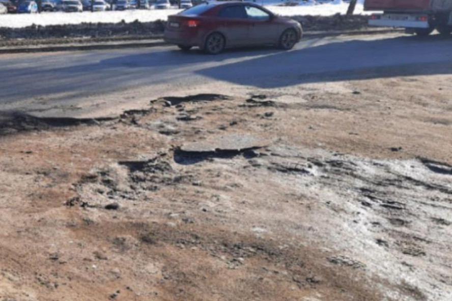 В Никифоровском районе прокуратура обратила внимание сельсовета на разваливающуюся дорогу