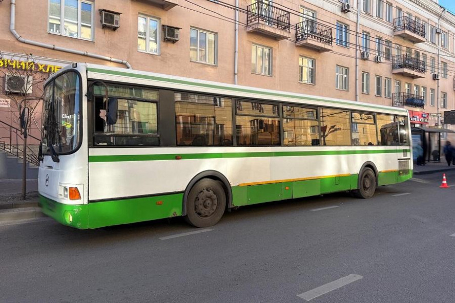В Тамбове пассажирка автобуса попала в больницу после падения в салоне