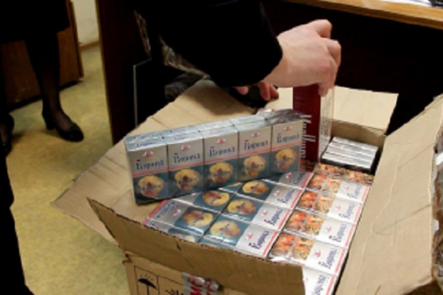 В Кирсанове у предпринимателя изъяли более четырёх тысяч пачек контрафактных сигарет