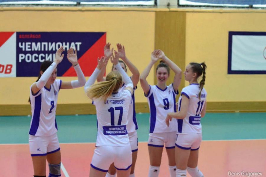 Женская команда ВК "Тамбов" начинает серию игр в полуфинале первенства России