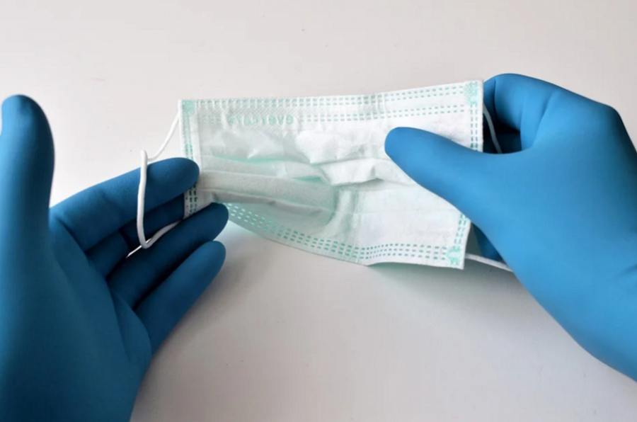 Иммунолог заявил о неэффективности перчаток при защите от коронавируса