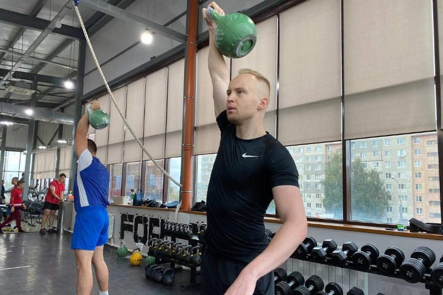 В Тамбовской области определили сильнейших в гиревом спорте среди сотрудников МЧС