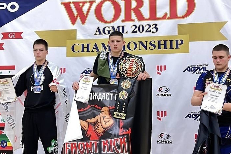 Тамбовчанин стал чемпионом мира по смешанным единоборствам