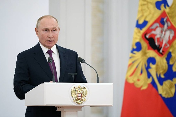 Путин назвал низкие доходы граждан главным врагом российского общества