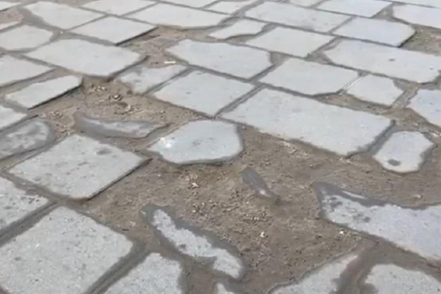 В Тамбове на Советской раскрошилась тротуарная плитка почти за 30 млн рублей