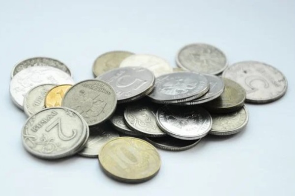 Банкир назвал "срок жизни" монет в России