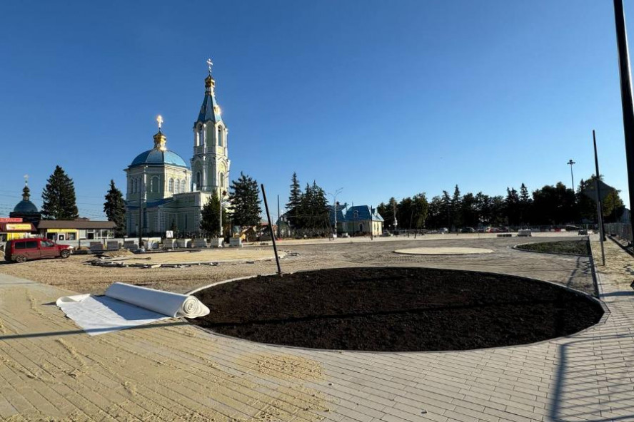 В Рассказово полным ходом идут работы по благоустройству центральной площади