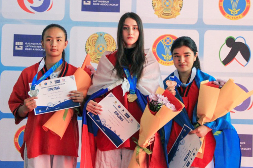 Студентка Державинского университета выиграла Первенство мира по борьбе на поясах