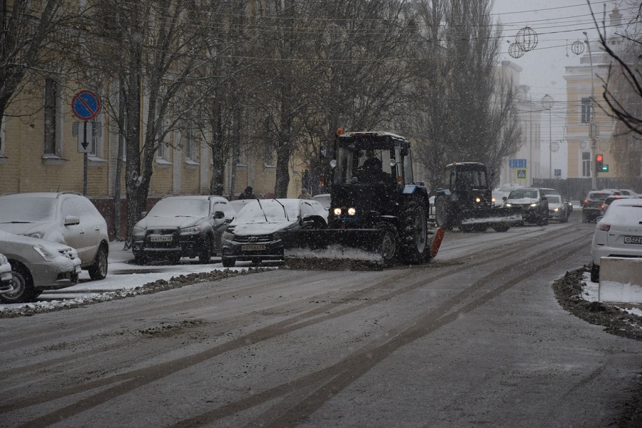 В Тамбове приступили к уборке города от снега