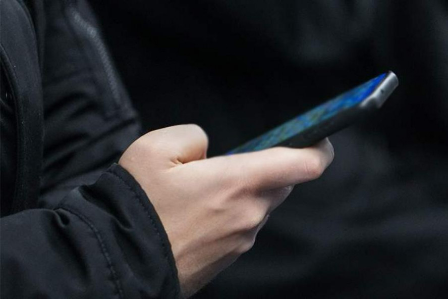Эксперт назвал признаки скрытого взлома смартфона