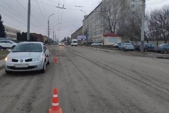 В Тамбове на Моршанском шоссе водитель "Renault Megane" сбил пешехода