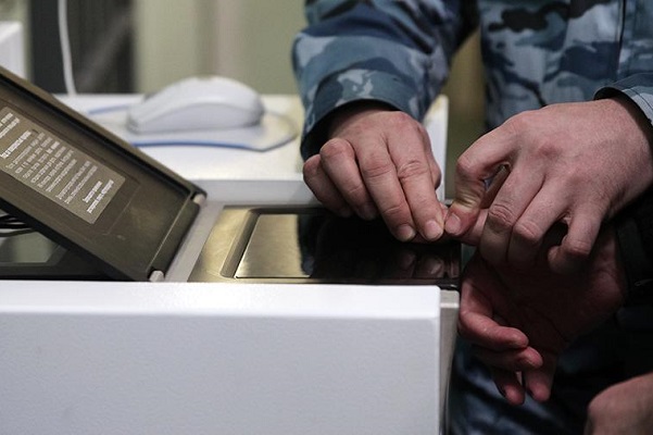 Отпечатки пальцев россиян предложили хранить до их 100-летия