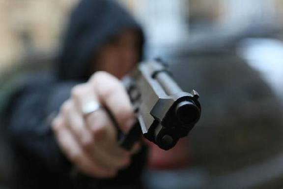 Житель Рассказового района угрожал своей знакомой пневматическим пистолетом
