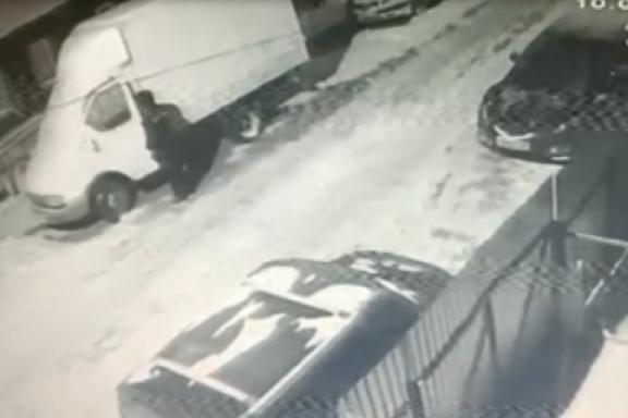 В Тамбове мужчина поджёг автомобиль знакомого