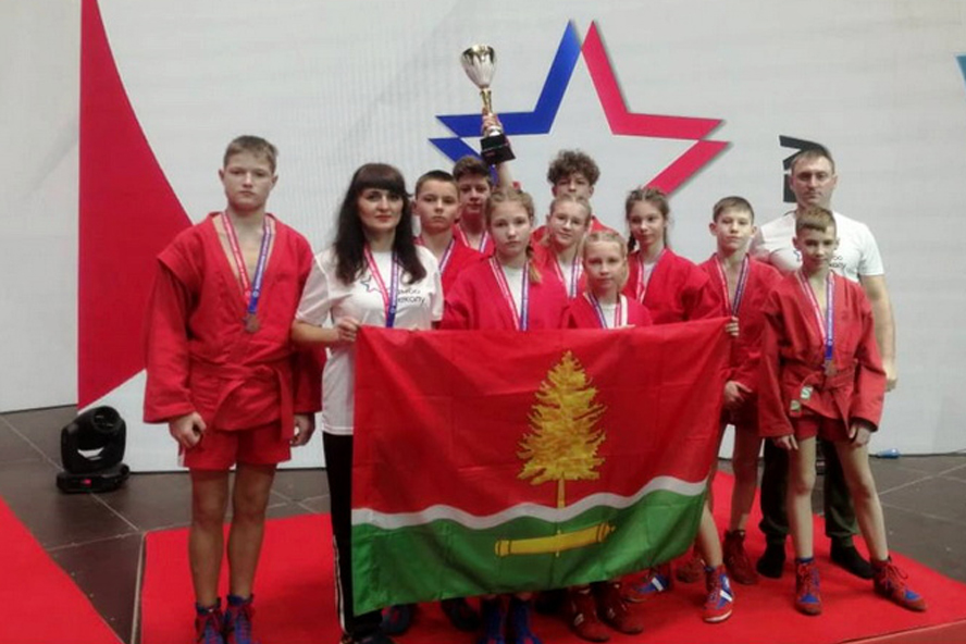Школьная команда самбистов из Котовска заняла третье место в финале Всероссийских соревнований