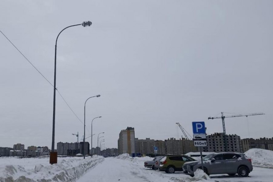 На севере Тамбова уличные фонари за 300 тысяч рублей замотали скотчем