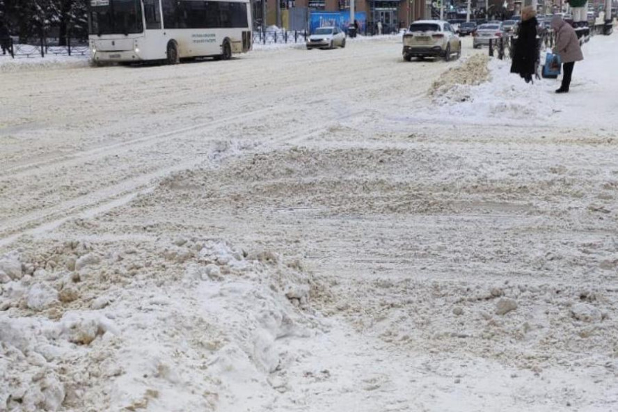Погодный коллапс: тамбовчане жалуются на нечищеные дороги и тротуары