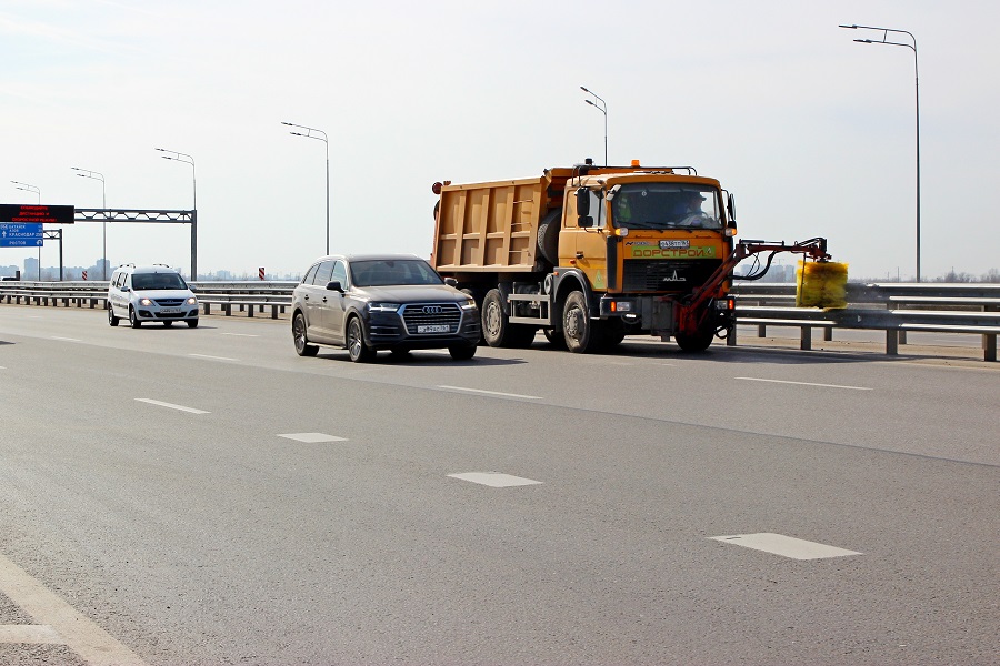 В Тамбовской области дорожники приступили к весенней уборке федеральных трасс