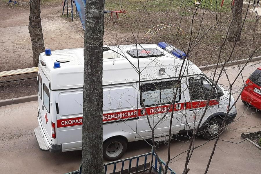 В Тамбовской области работник разбился насмерть, упав с крыши пятиэтажки