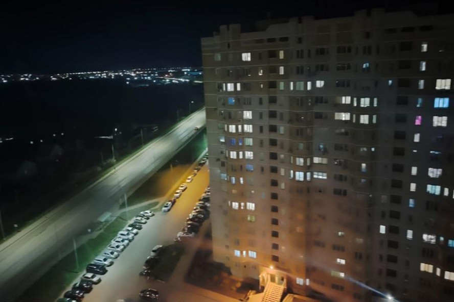 Ночной обзор: двое погибших детей из-за атаки БПЛА в Краснодаре, тамбовчане увидят кровавую Осетровую Луну, регионы с самыми низкими расходами семей на ЖКУ