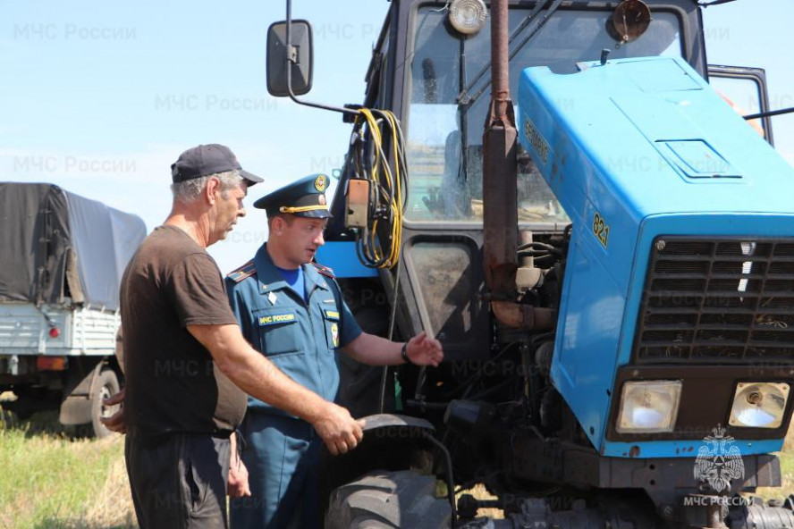 Тамбовским аграриям напомнили о пожарной безопасности во время уборки урожая
