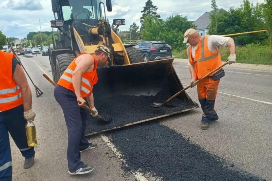 В Тамбове продолжается ямочный ремонт дорог