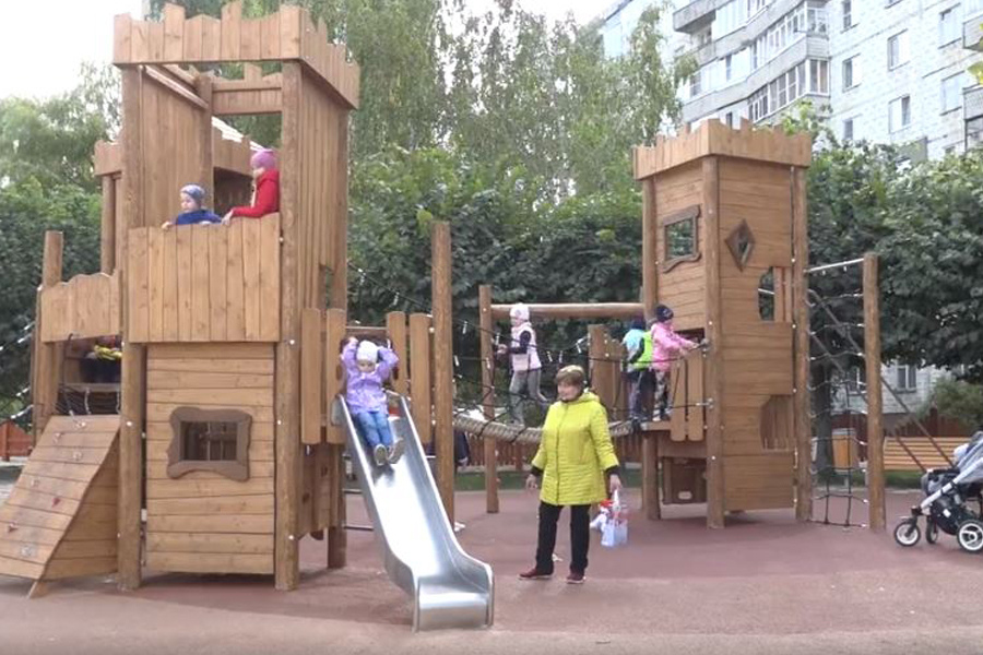 Глава Тамбова отвела неделю на приведение в порядок детской площадки на Набережной