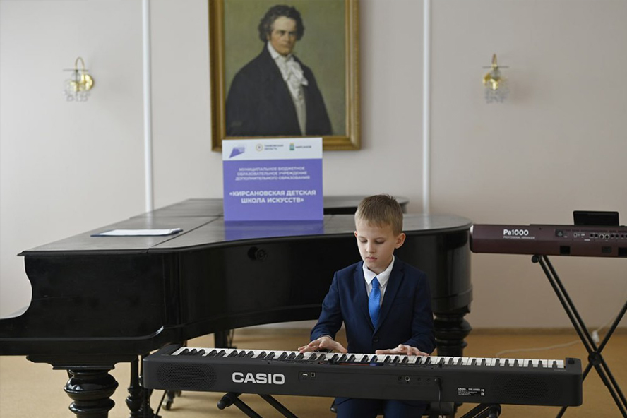 В Кирсановскую детскую школу искусств поступили новые музыкальные инструменты