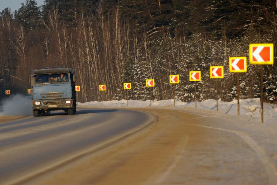 В Тамбовской области дорожники устраняют последствия ледяного дождя