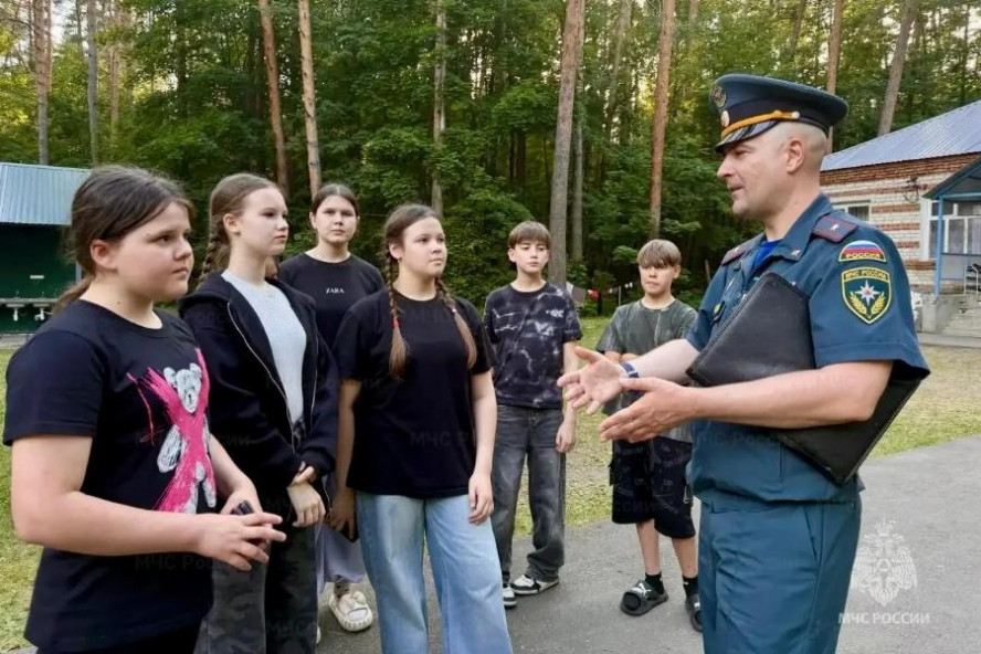 Сотрудники регионального МЧС проверили детские лагеря на пожарную безопасность