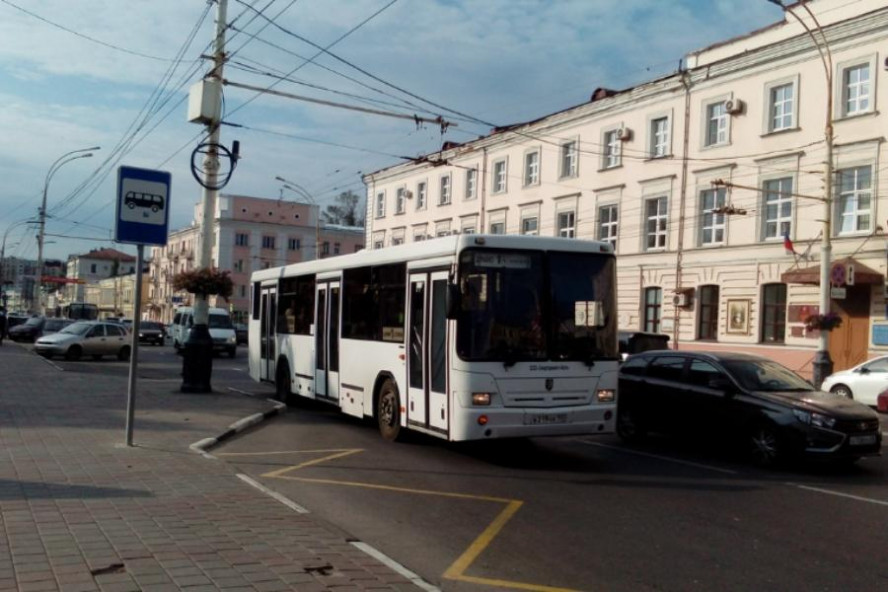 Иностранцам без российских прав хотят запретить управлять общественным транспортом