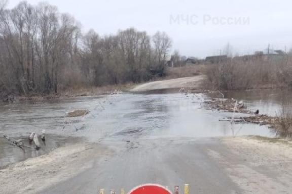В Ржаксинском округе затопило мост