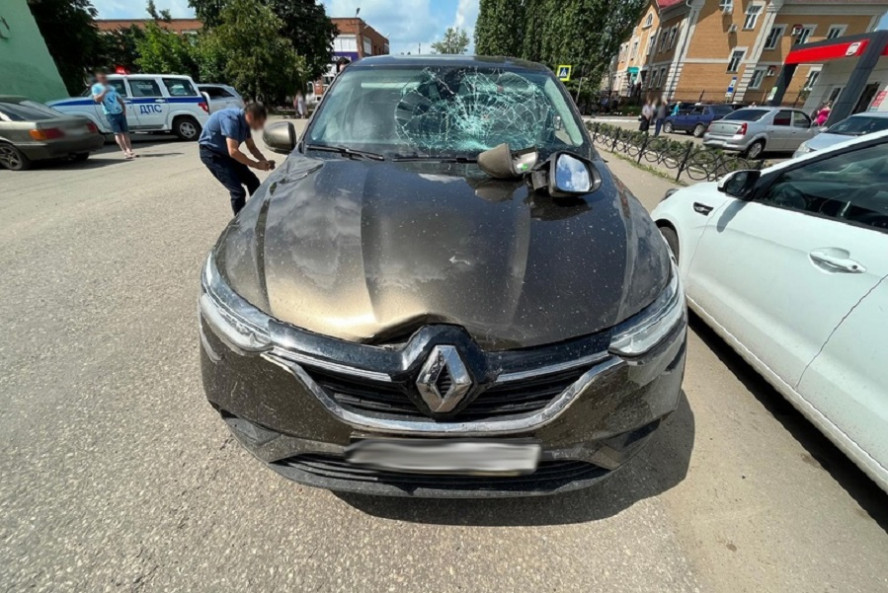 В Первомайском районе пьяный водитель "Renault" сбил велосипедиста и двух пешеходов