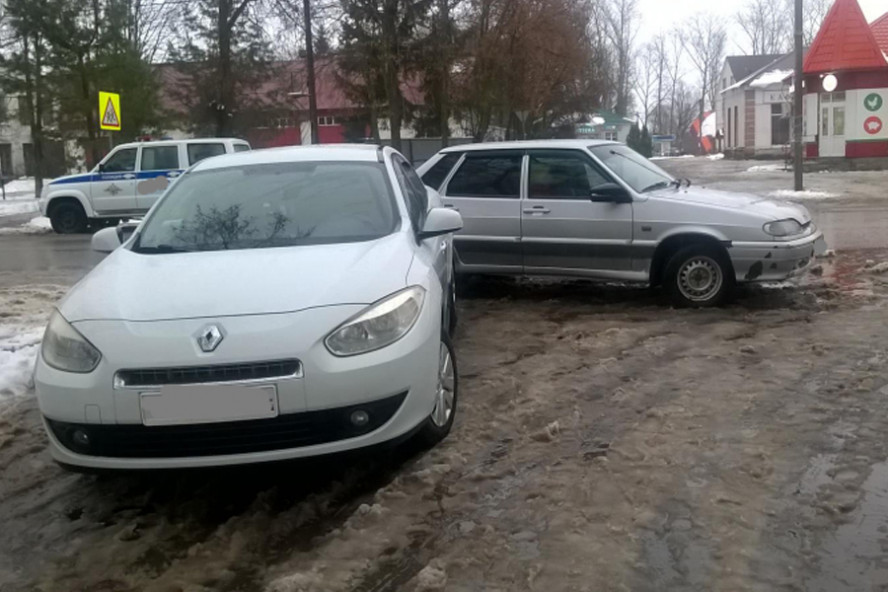 Жительница Староюрьево попала в ДТП при выходе из автомобиля