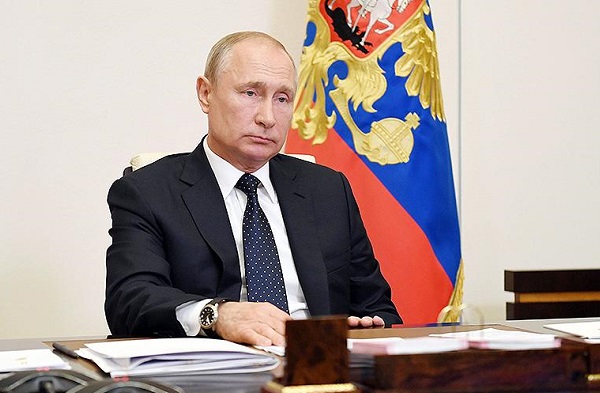 Путин раскритиковал кабмин за непрозрачные принципы выплат медикам 
