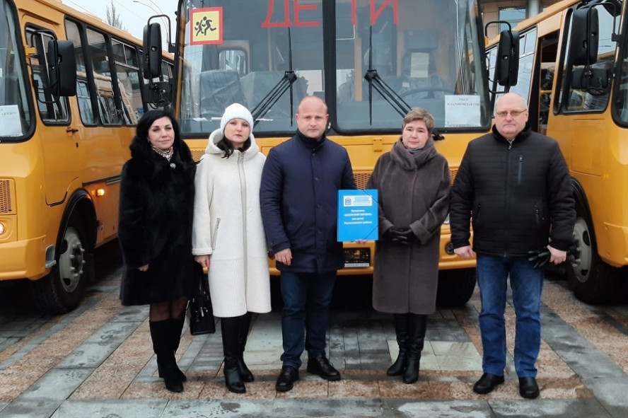 Рассказовский район получил три новых школьных автобуса