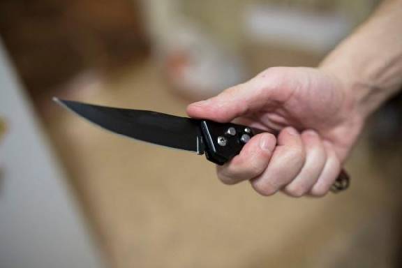 Житель Моршанска порезал ножом свою соседку по общежитию