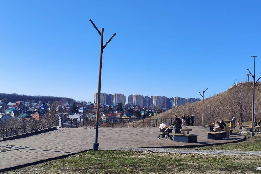 Итоги дня: уникальная операция новорождённому, продажа драгметаллов из военных частей, 85 млн рублей на КВН